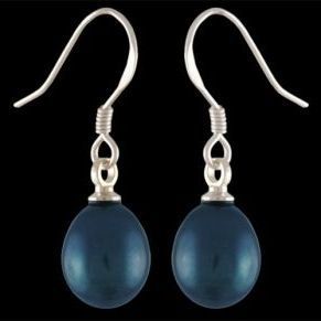 Drop Earrings With Oval White Pearl