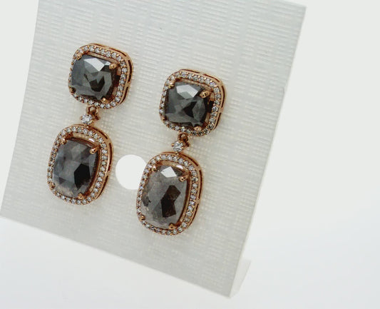 925 Silver Sterling Glittering Earrings In The Shape Of Square With Green Zircon